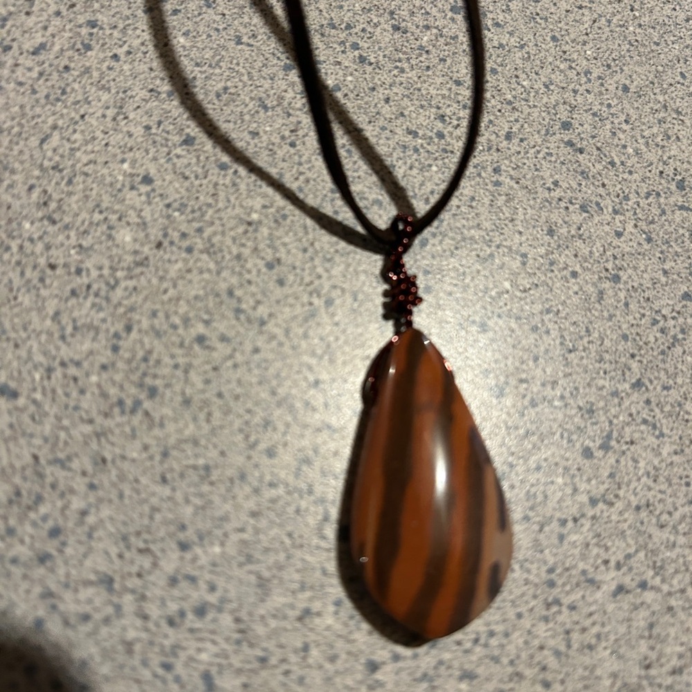 Brown Teardrop Pendant Necklace